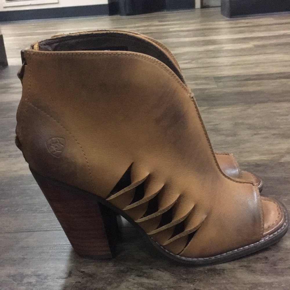 Women’s Ariat Peep Toe Booty